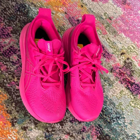 Asics Women's Gel Nimbus 25 Athletic Shoes in Vibrant Pink - Picture 3 of 9